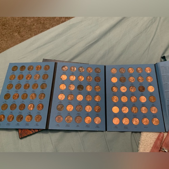 Lincoln Cents - Picture 2 of 4